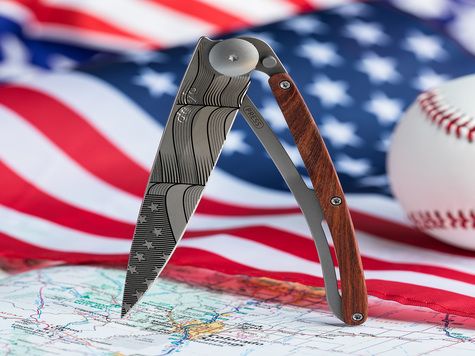 Deejo 37g, Coral wood / Stars & Stripes