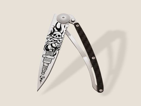 Deejo Serrated 37g, Carbon fiber / Biker