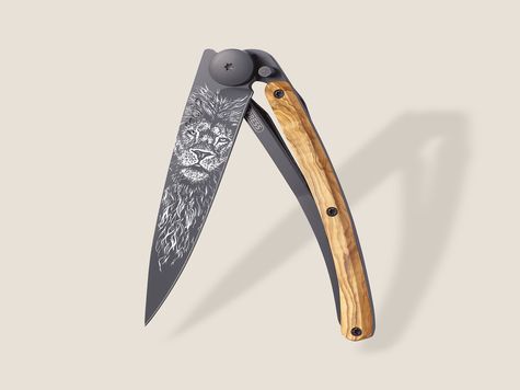 Deejo 390g, Olive wood / Lion