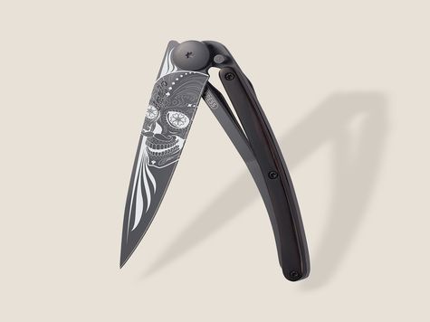Deejo 37g, Ebony / Latino skull