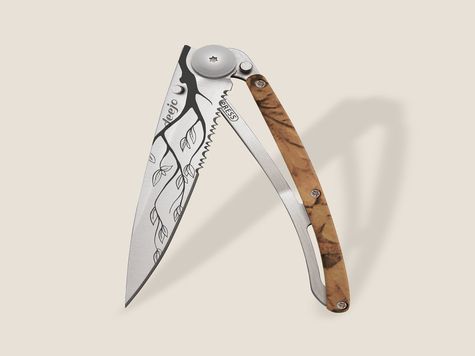 Deejo Serrated 37g, Camo Marrón / Árbol