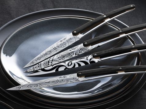 4 Deejo steak knives, Ebony wood / Tattoos of the World